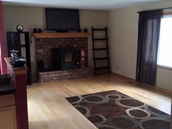 3rd image of 11686 E Grand River Ave