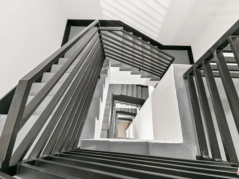 10842 Victory Blvd #201 — Photo 23