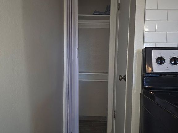 5th image of 104 E Roosevelt Ave APT 4