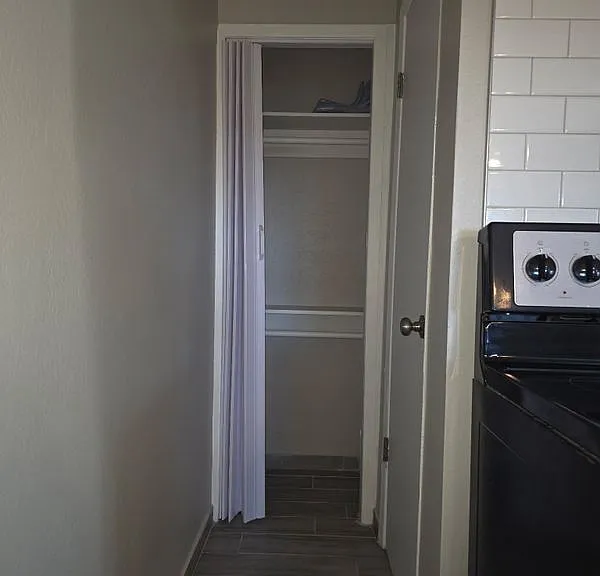 104 E Roosevelt Ave #4 — Photo 5