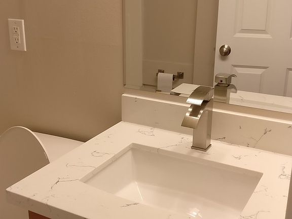 2nd image of 3304 Nassau St APT 5