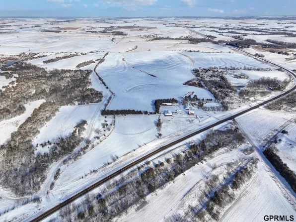 8 High Way, Fairbury, NE 68352