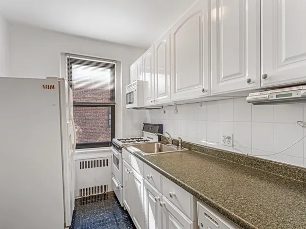 96-11 65th Road image 6 of 11