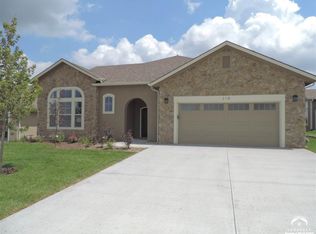 318 Shannon Ct, Lawrence, KS 66049