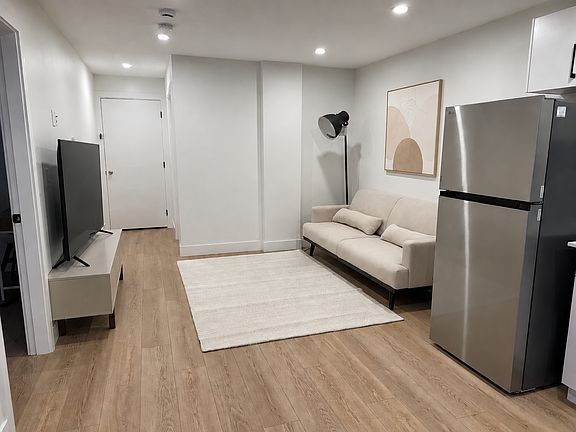 5th image of 7586 2nd St
