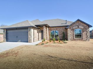 105 S 47th St, Broken Arrow, OK 74014