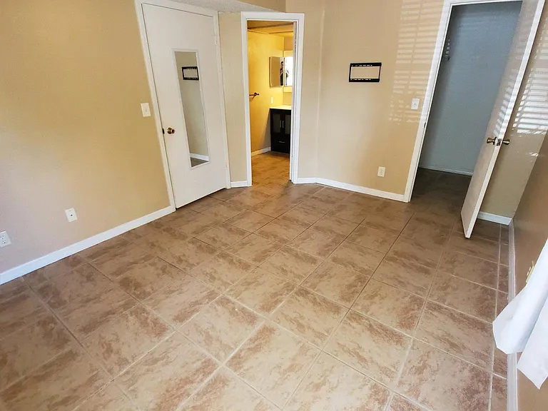 360 Lake Ontario Ct #104 — Photo 7