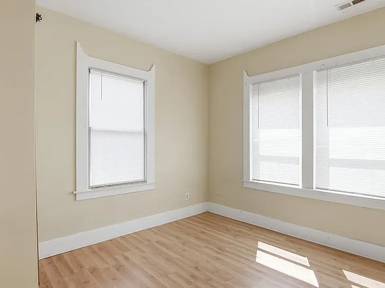2605 Washington Ave — Photo 15