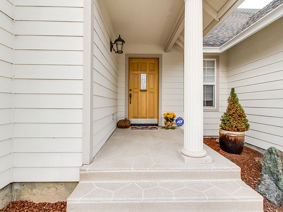 4th image of 4856 Dickson Dr