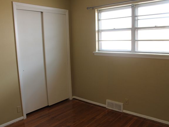 3rd image of 105 E. 27th