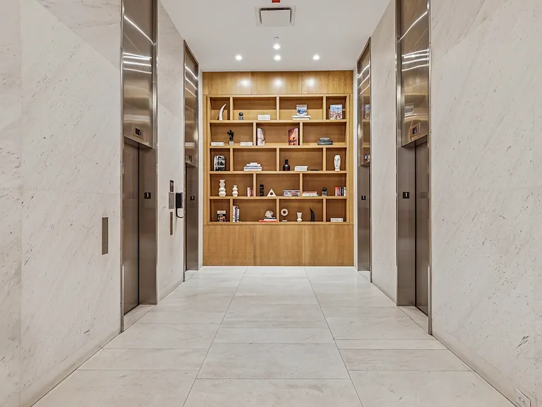 20 Broad St #2213 — Photo 4