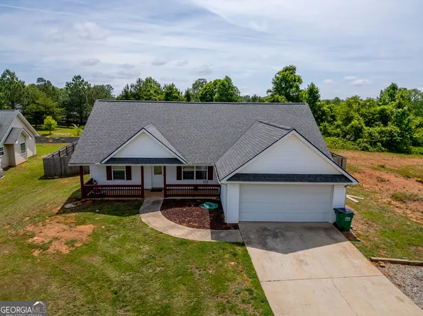 561 Cypress Dr, Mount Airy, GA 30563