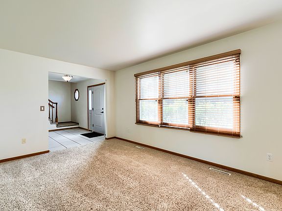 b Living Room 2.jpg
