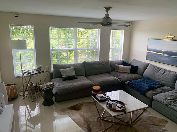 5th image of 680 Tennis Club Dr APT 305