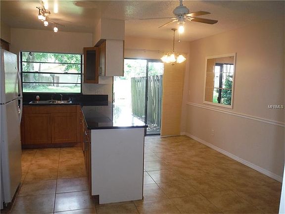 5th image of 10343 Rosemount Dr