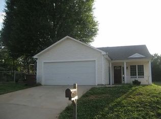 3 Franklinwood Dr, Greensboro, NC 27401