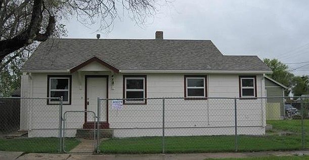 1st image of 413 Grand Ave