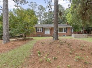 555 N Leak St, Southern Pines, NC 28387