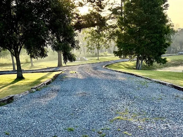 16701 Larue Rd, Ocean Springs, MS 39565