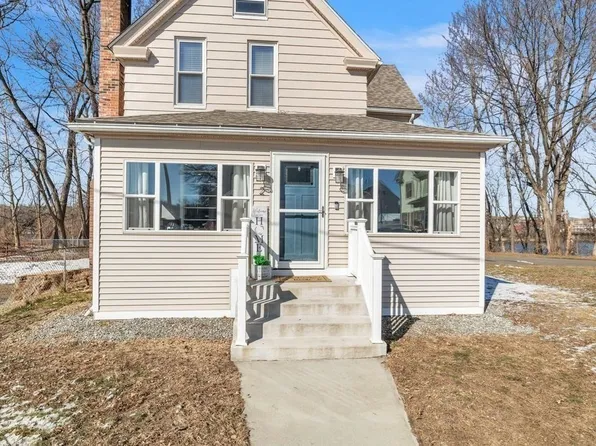 2 Lucretia Ave, Chicopee, MA 01013