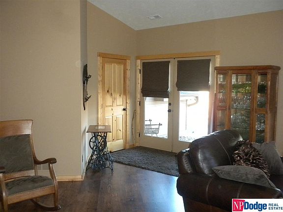 4th image of 1607 Beaver Lake Blvd
