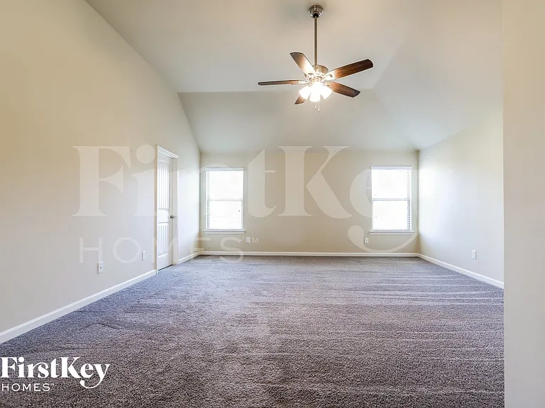 6013 Cloverfield Way — Photo 7
