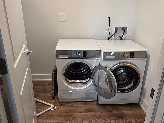 4th image of 550 N Holbrook St #8c32d17c5