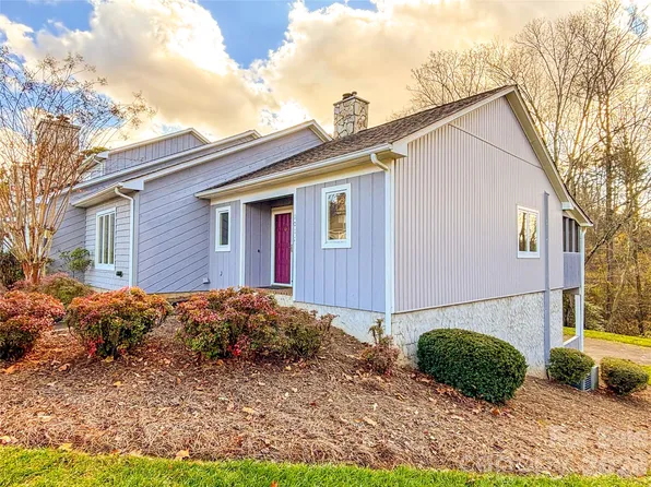 1011 21st Ave NE, Hickory, NC 28601