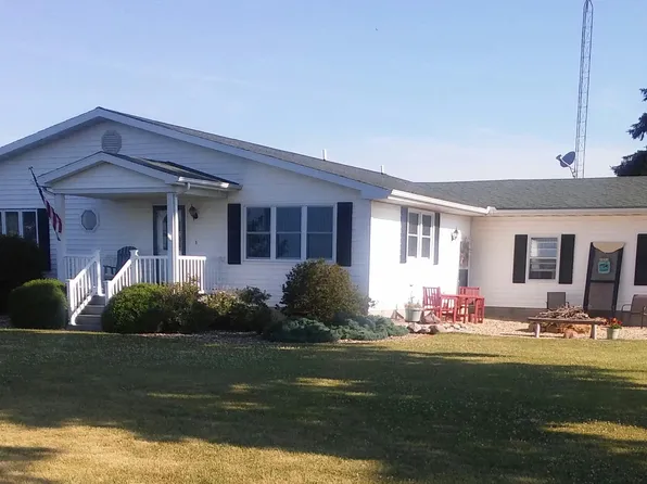 128 10th Ave, Roseville, IL 61473