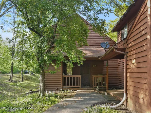 326 Crewe Ct, Bushkill, PA 18324