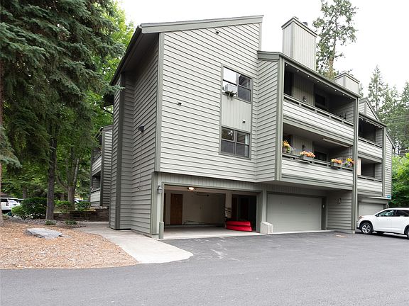 4th image of 270 Bridge St #2