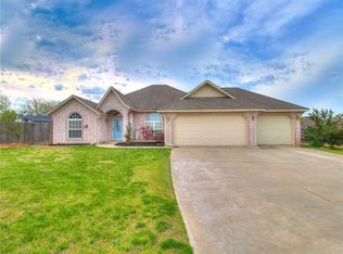 200 SW 30th St, Moore, OK 73160