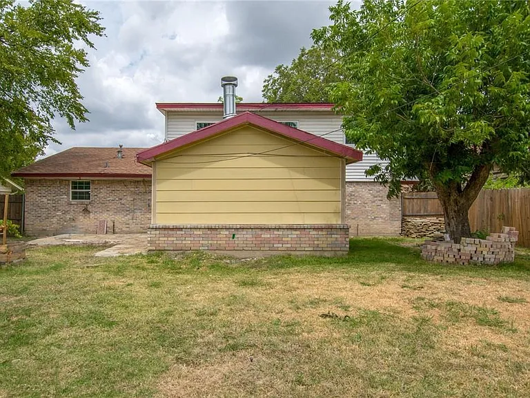 2310 Ridgedale Dr — Photo 21