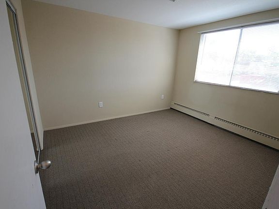 4th image of 136 Lincoln St APT 10