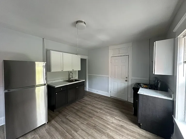 56-60 Fort Pleasant Avenue — Photo 11