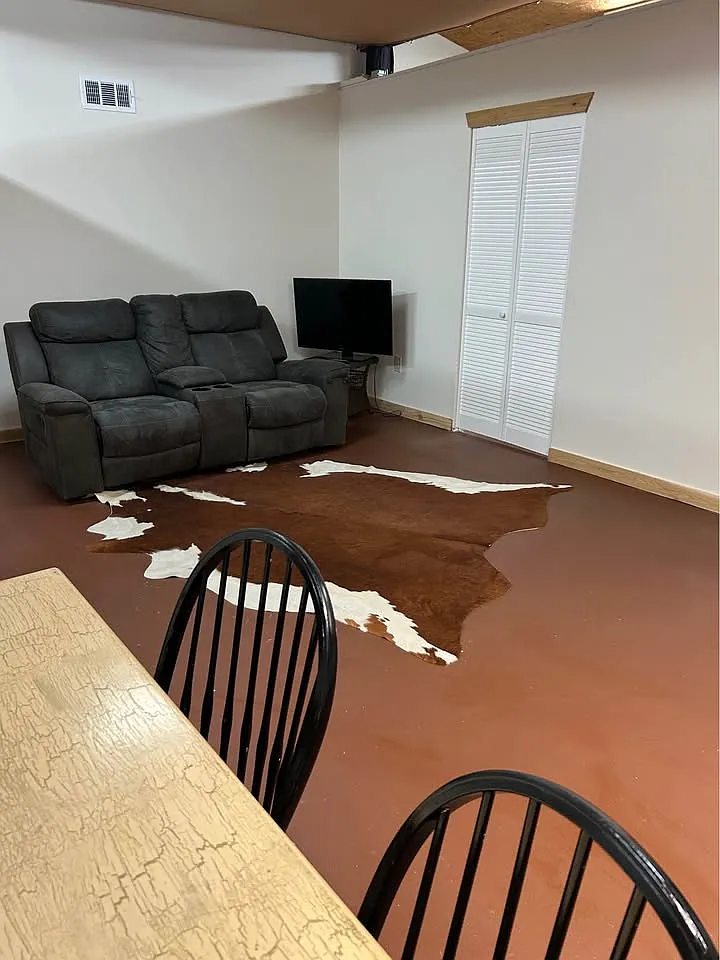 1 bed, 900 sqft, $1,150 — Photo 2