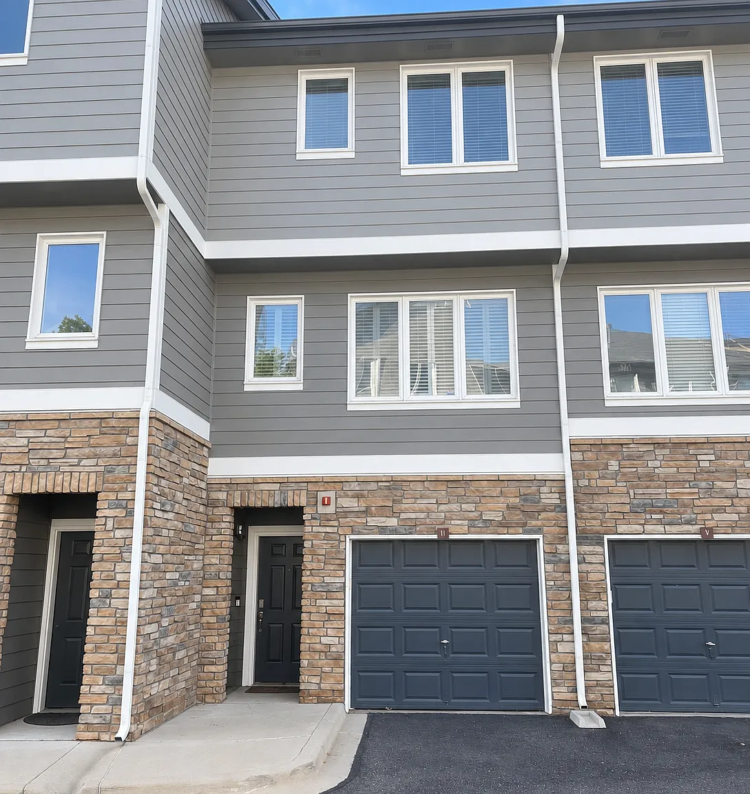 2943 W Riverwalk Cir — Photo 1