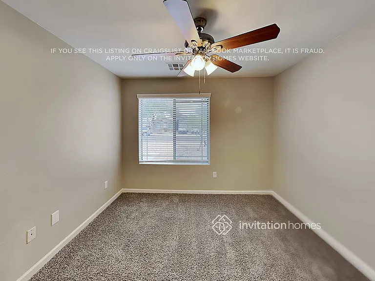 11258 W Locust Ln — Photo 13