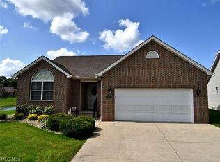 126 Royal Troon Dr SE, Warren, OH