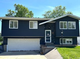 138 Lakeview Dr, Wataga, IL 61488