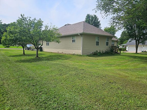 3rd image of 703 Kaitlin Drive
