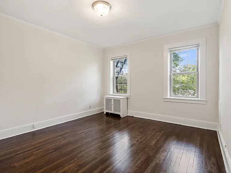 55 Monroe Place Apartments — Photo 12