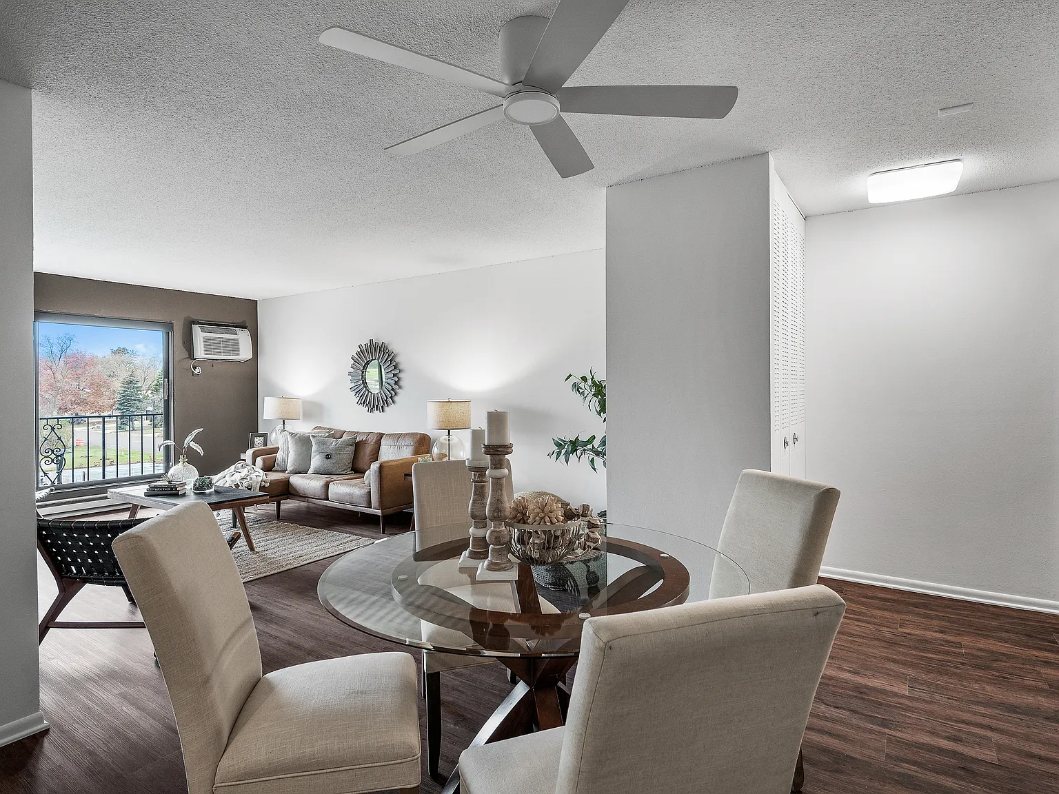 430 Mendota Apartments — Photo 4