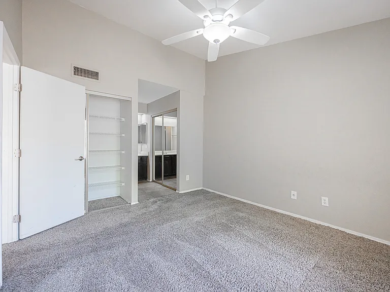 2035 S Elm St #223 — Photo 12