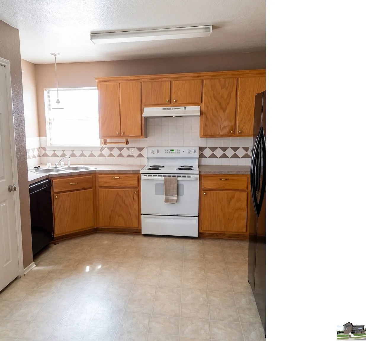 4 bed, 2.0 bath, 1527 sqft, $1,580 — Photo 4