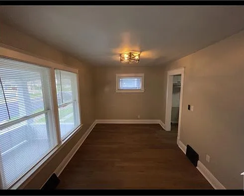 2322 Upton Ave — Photo 3
