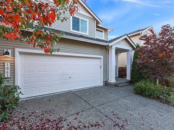 3rd image of 1061 Ebbets Dr SW