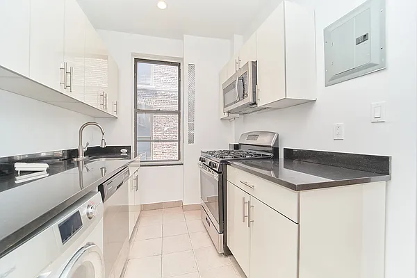 Rented by Compass | media 14