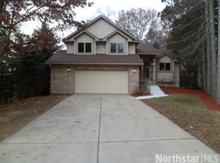 1095 Lois Dr, Shoreview, MN 55126