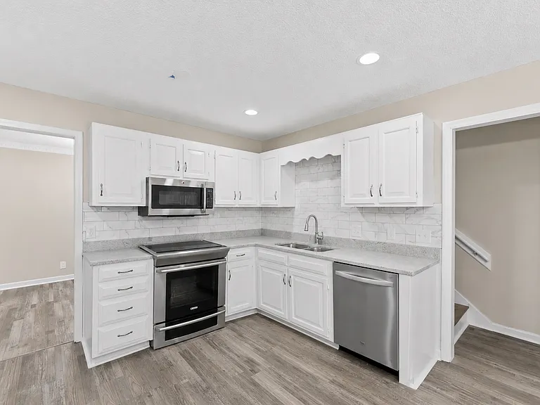 3508 Daisy Trl — Photo 12